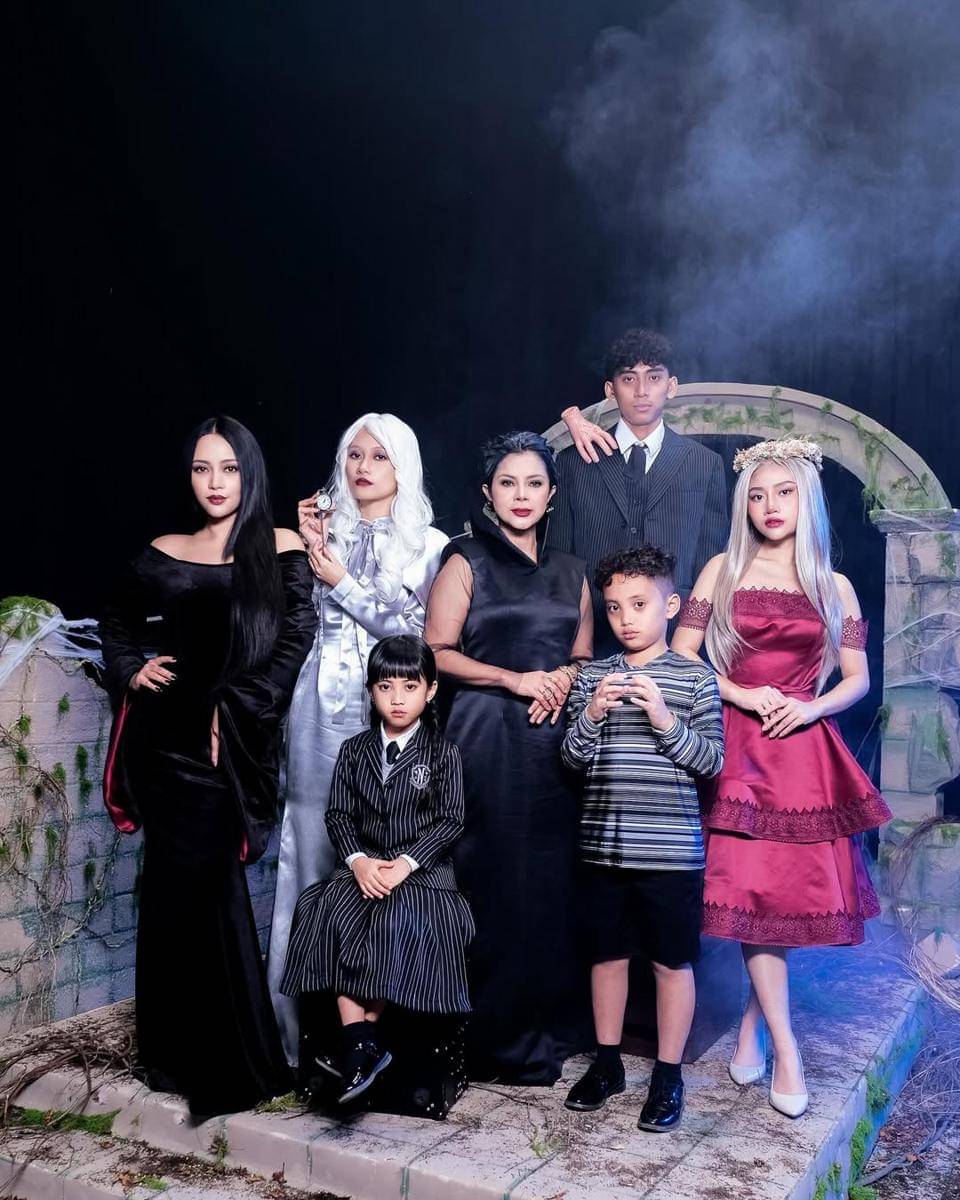 Gaya Halloween 2025 ala Artis