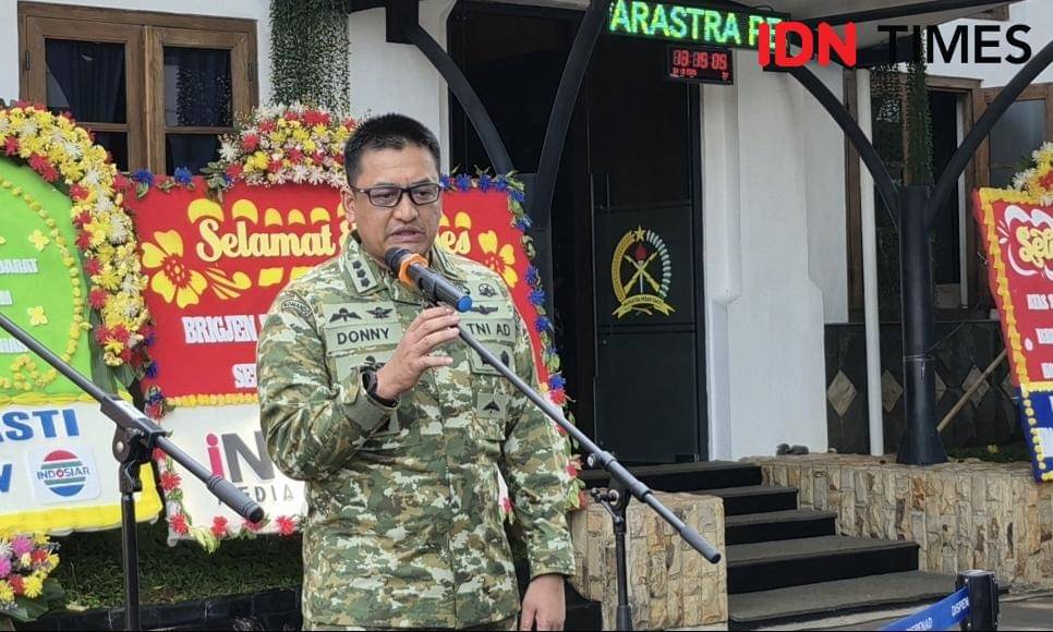 Kolonel (Inf) Donny Pramono yang menjabat sebagai Kadispenad baru