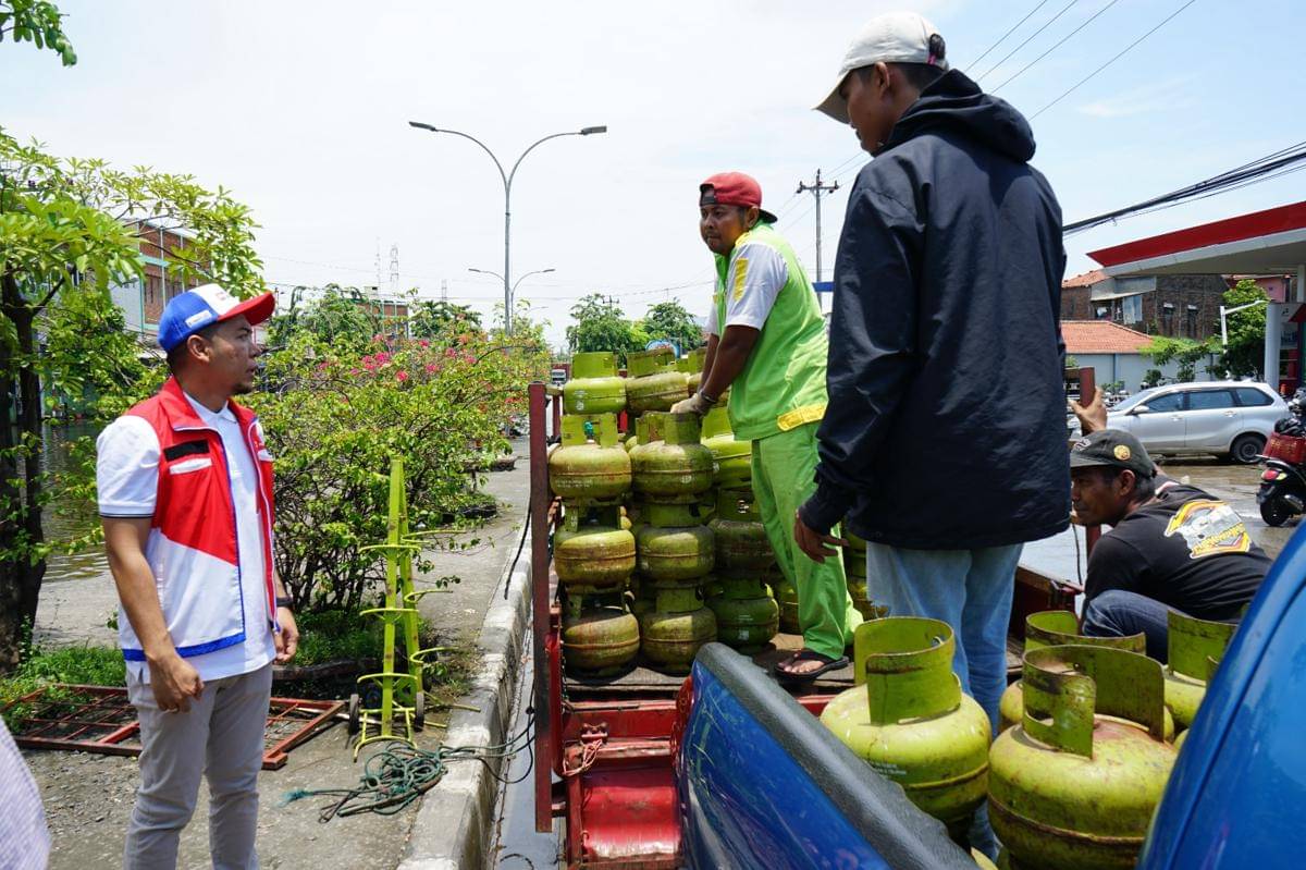 Operasi pasar LPG 3 kilogram Pertamina khusus untuk warga terdampak banjir di Kota Semarang. (Dok. Pertamina Patra Niaga RJBT)