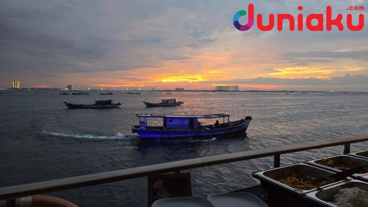 Foto lautan di utara Jakarta. Fotografer: Fahrul Nurullah. (Duniaku.com/Fahrul Nurullah)