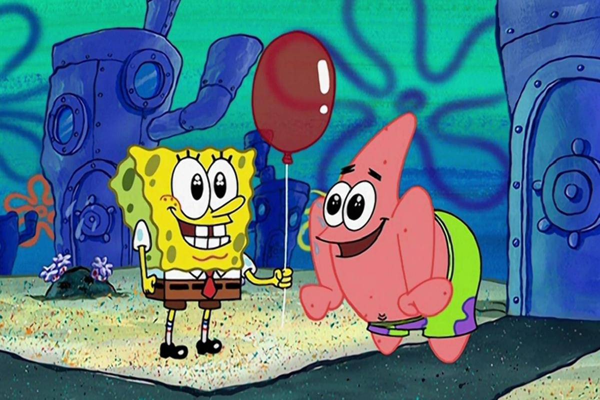 SpongeBob dan Patrick bermain dengan balon merah yang diam-diam mereka ambil dari pedagang balon