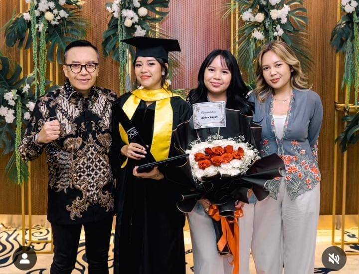 potret Audra Lasso, putri Ari Lasso wisuda S-1