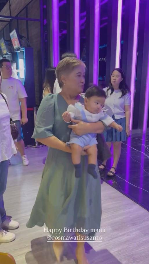 Pesta Ulang Tahun Ibu DJ Bravy (instagram.com/eri.carl)