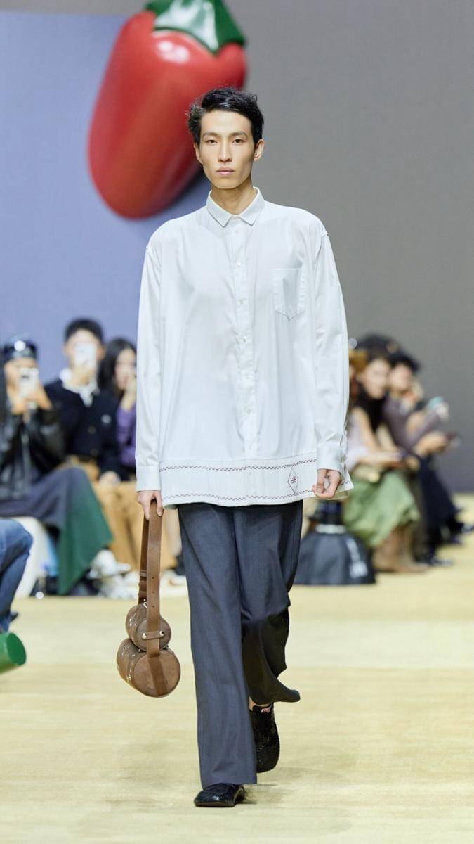 Koleksi 8on8 SS26 di Shanghai Fashion Week