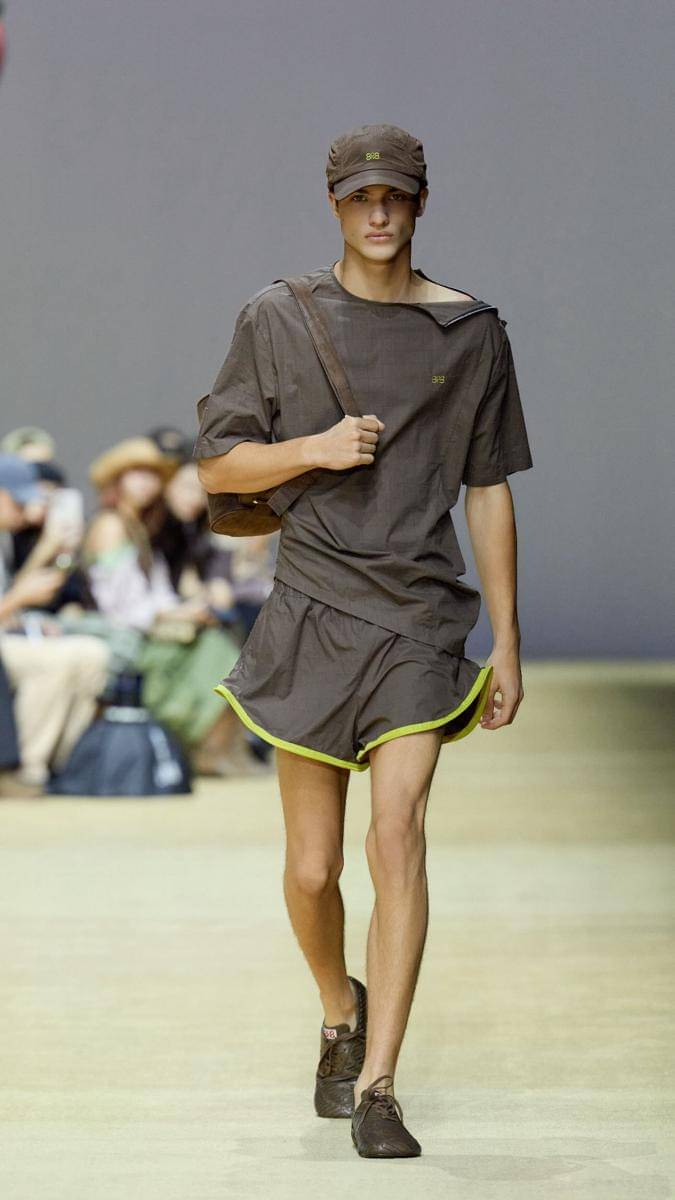 Koleksi 8on8 SS26 di Shanghai Fashion Week