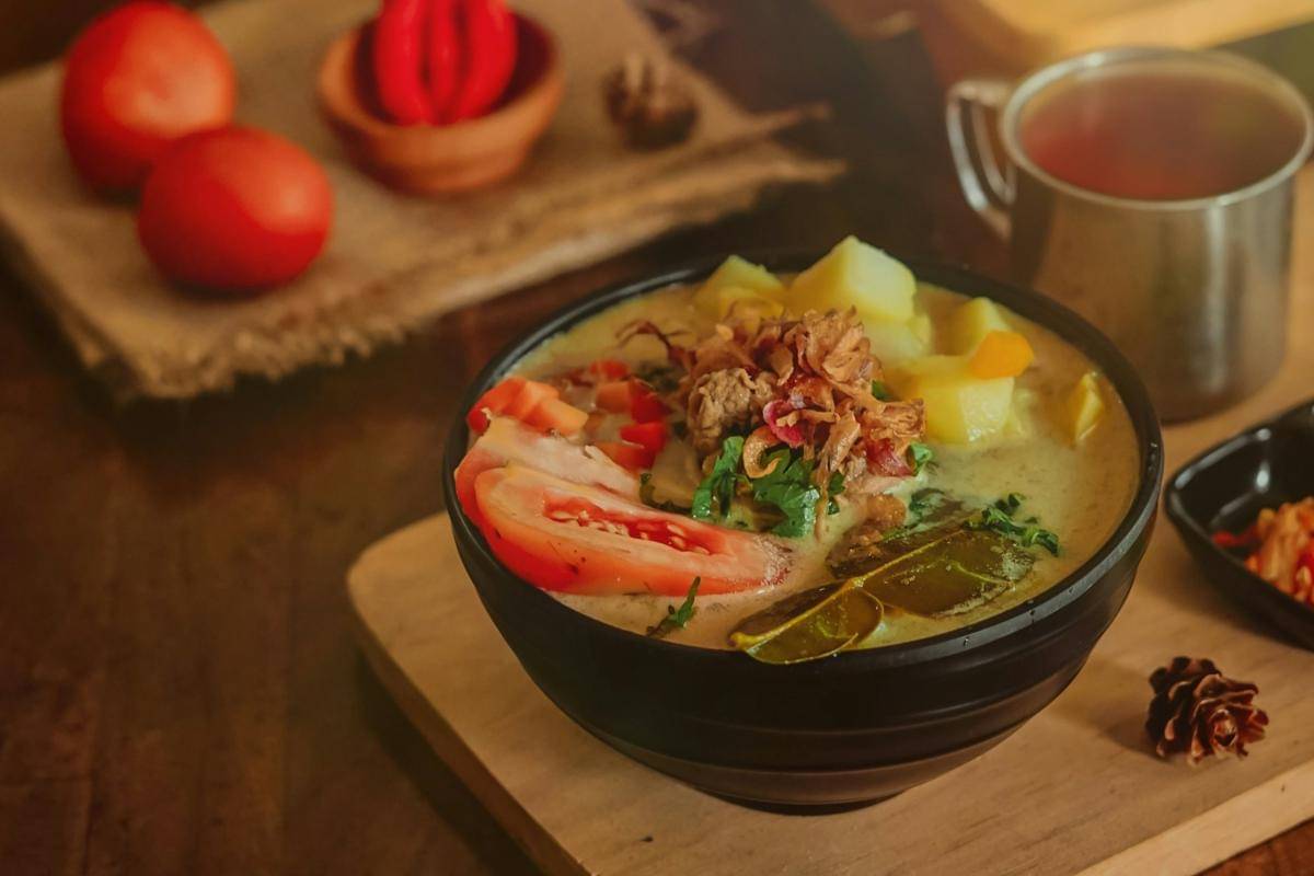 ilustrasi semangkuk soto 