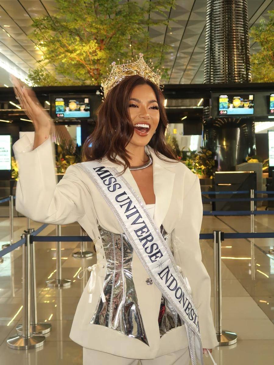 Potret Keberangkatan Sanly Liu ke Ajang Miss Universe 2025 di Thailand