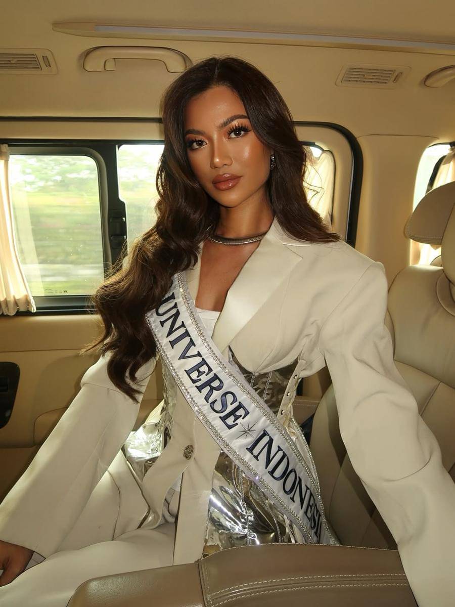 Potret Keberangkatan Sanly Liu ke Ajang Miss Universe 2025 di Thailand