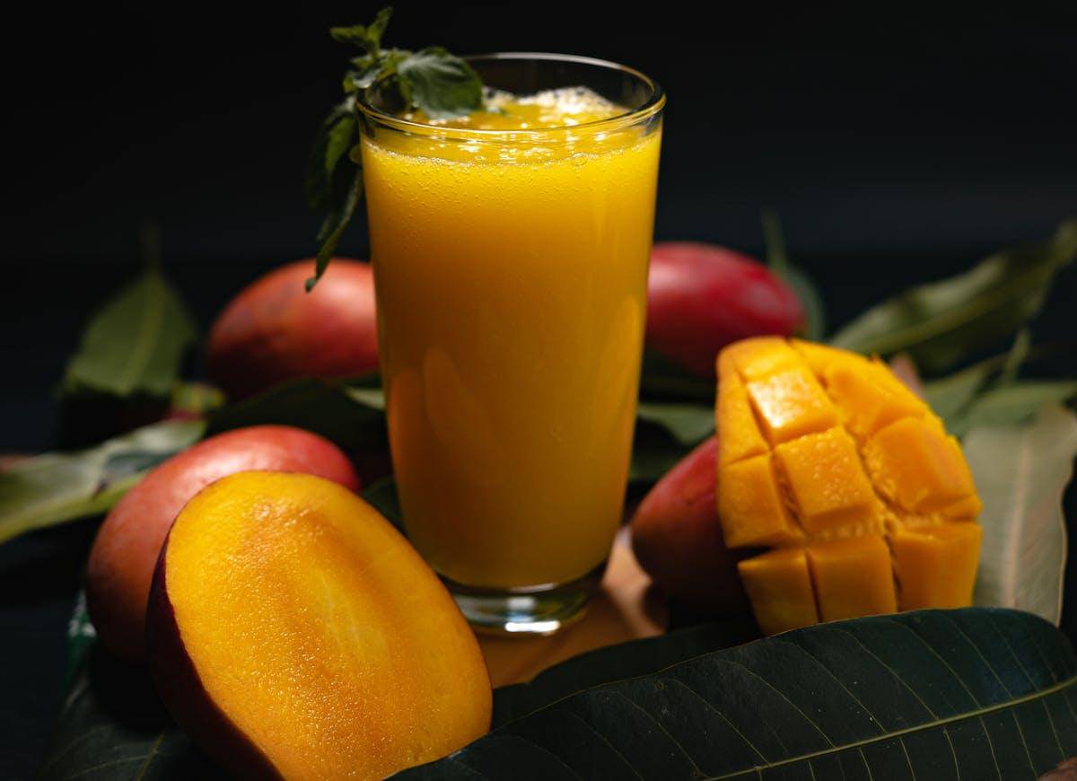 ilustrasi jus mangga