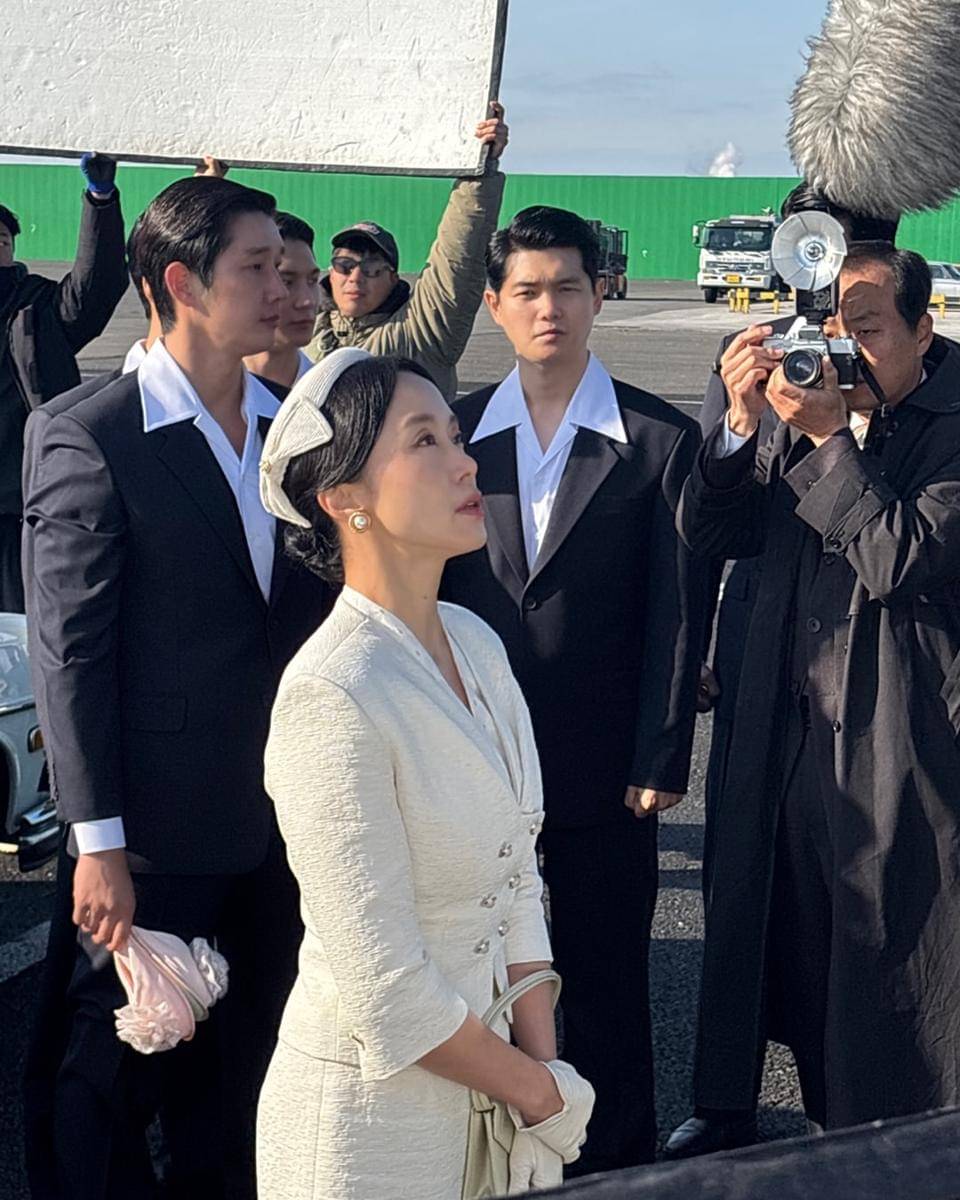 still cut drama Good News (instagram.com/netflixid)