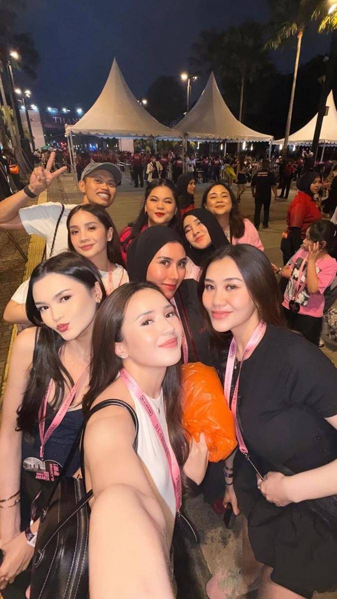 Aaliyah nonton BLACKPINK bareng sahabat