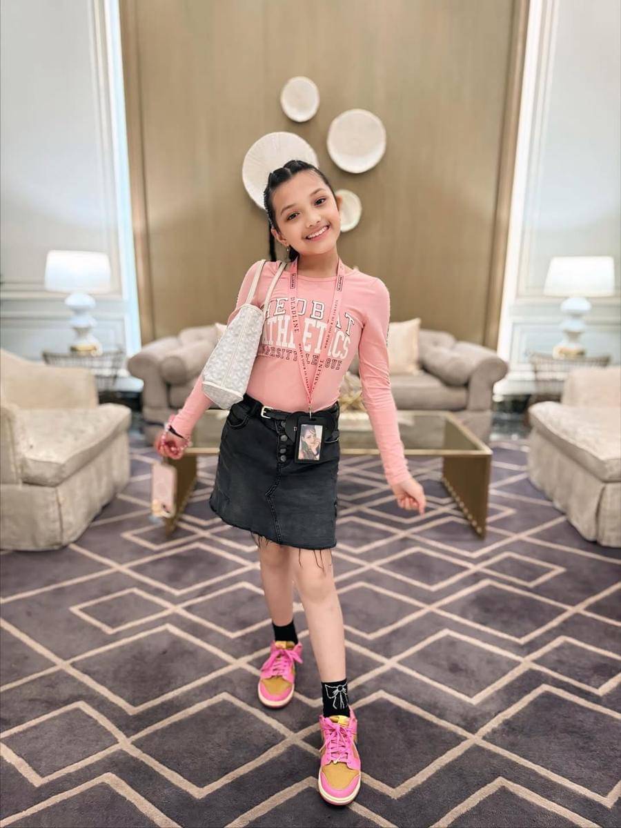 Ashanty nonton konser BLACKPINK bareng suami, anak, menantu