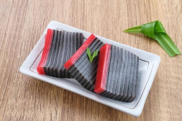 30 Nama Kue Tradisional