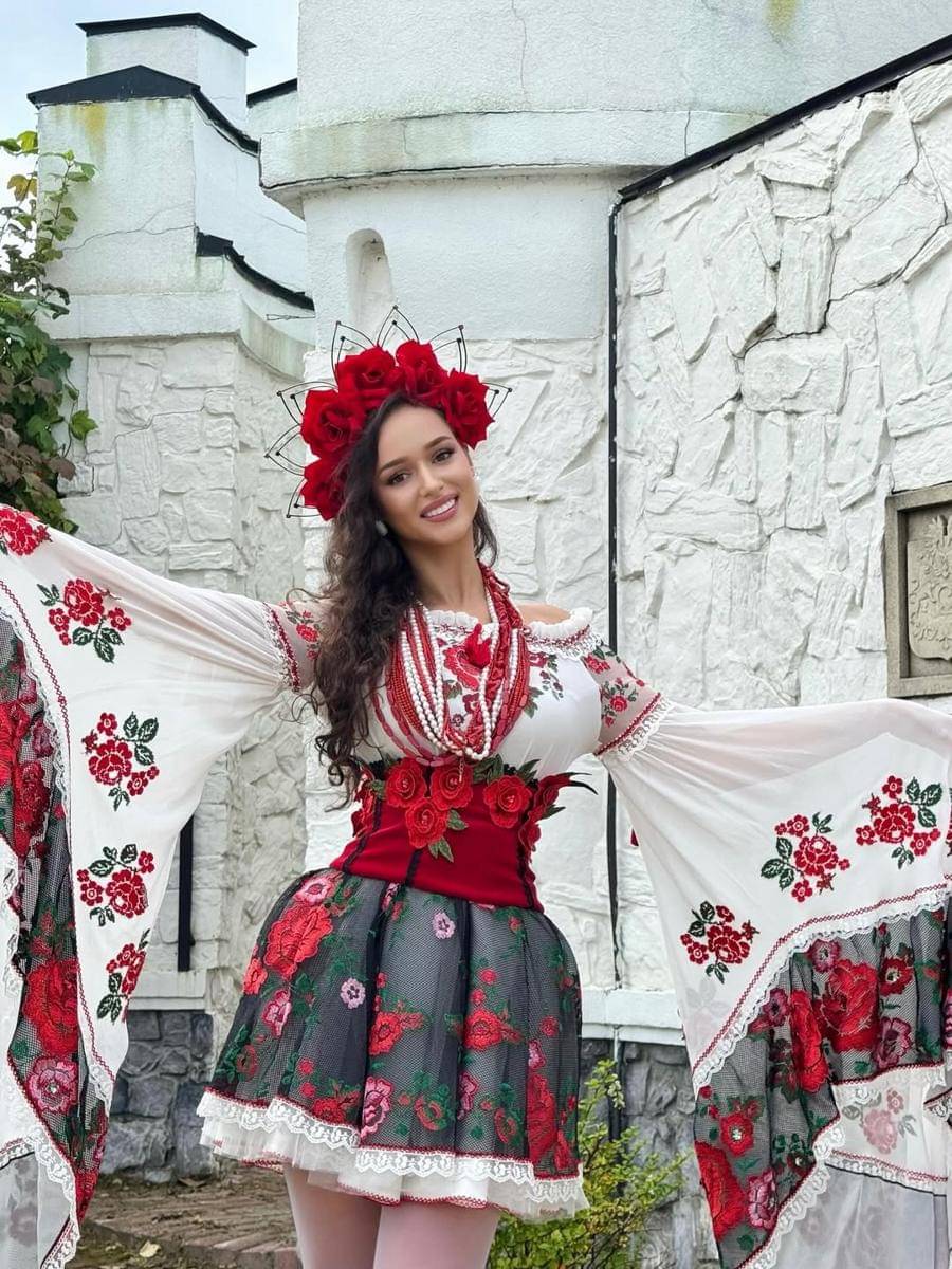 potret Elizaveta Kuznetsova, Miss Earth Moldova 2025 