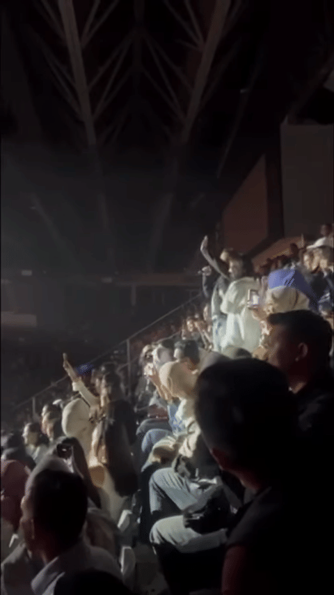 Naomi Zaskia dilamar