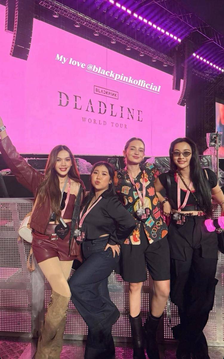 OOTD Enzy di konser BLACKPINK JAKARTA 2025