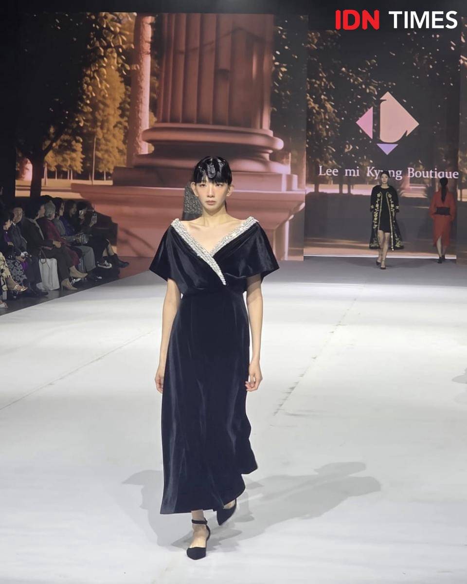 Koleksi karya Lee mi Kyung Boutique di Busan Fashion Week 2025