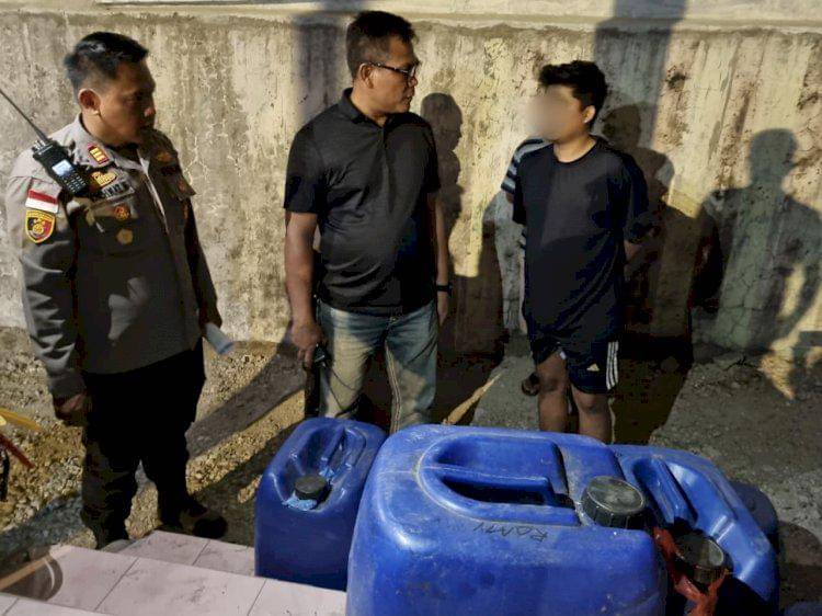 Polresta Kupang Kota razia miras lokal di dekat kantor lurah dan penjual via medsos