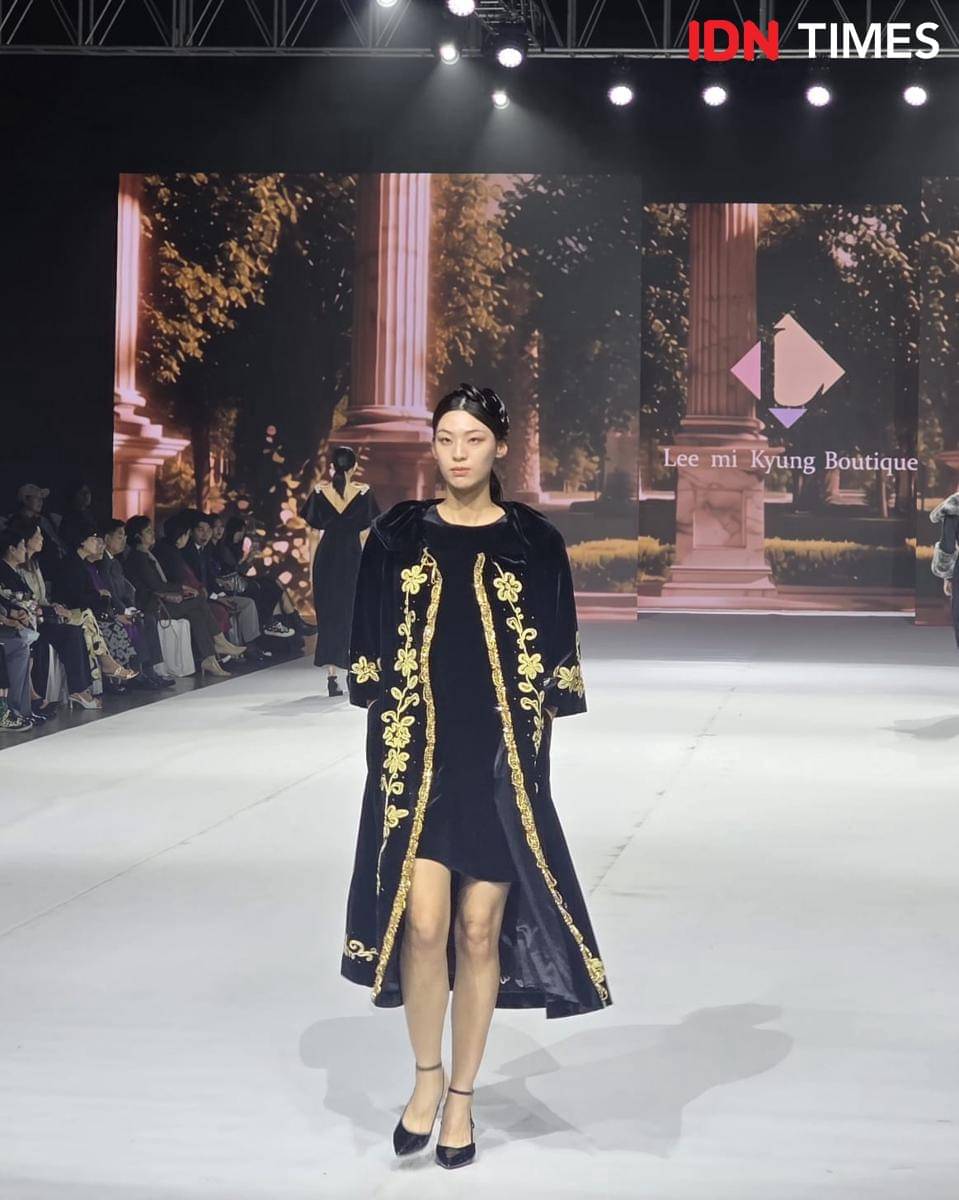 Koleksi karya Lee mi Kyung Boutique di Busan Fashion Week 2025