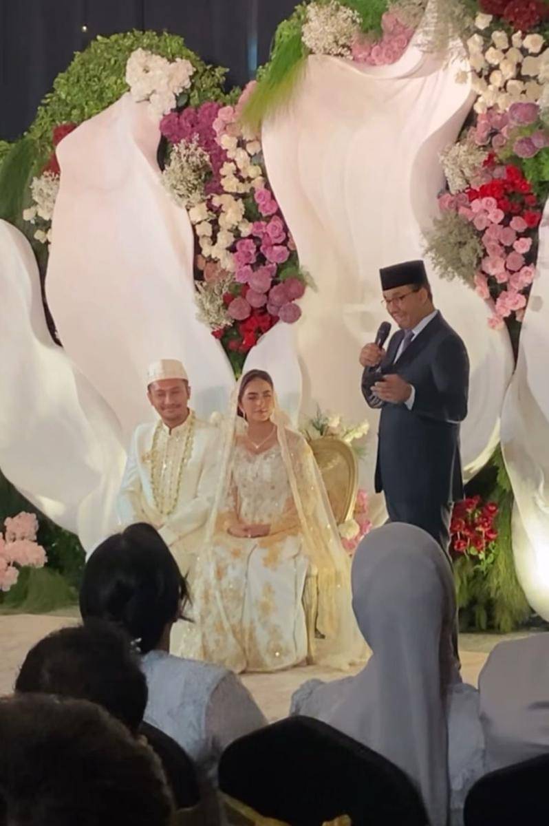Gaya Makeup dan Busana Azizah Hanum di Akad Nikah