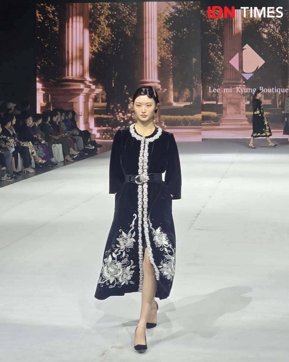 Koleksi karya Lee mi Kyung Boutique di Busan Fashion Week 2025