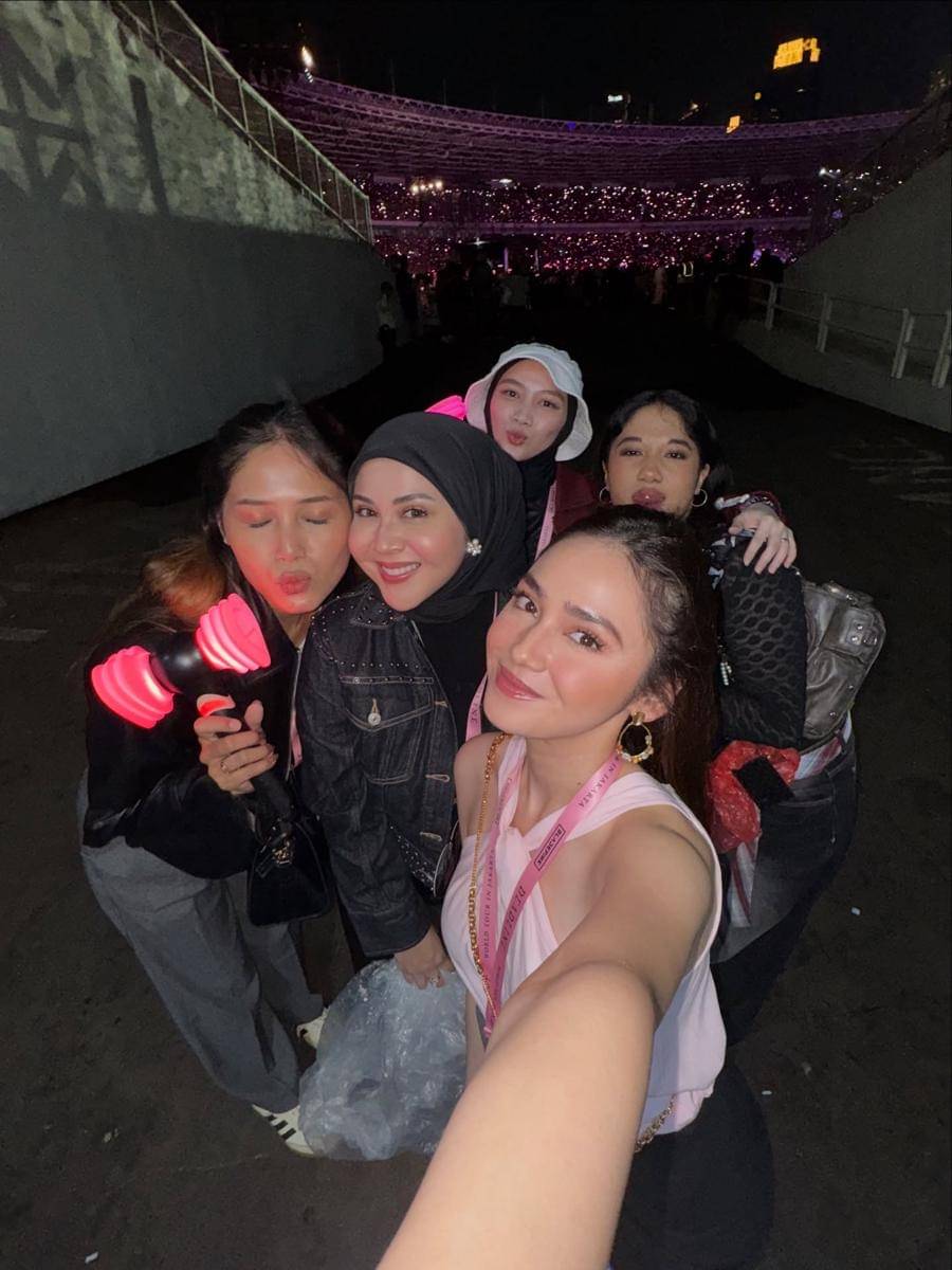 artis nonton konser BLACKPINK di Jakarta 2025