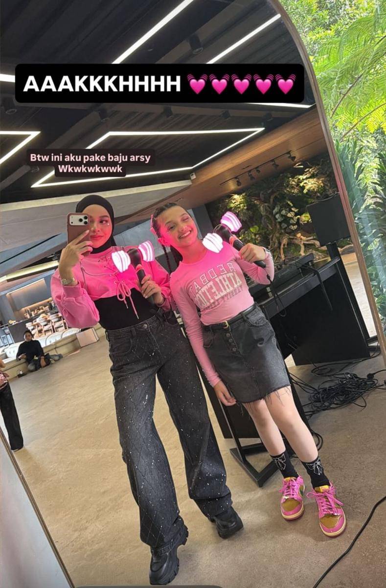 OOTD Aurel Hermansyah dan Arsy di konser BLACKPINK JAKARTA 2025