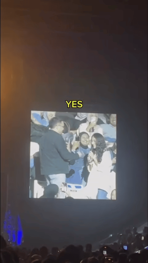 Naomi Zaskia dilamar