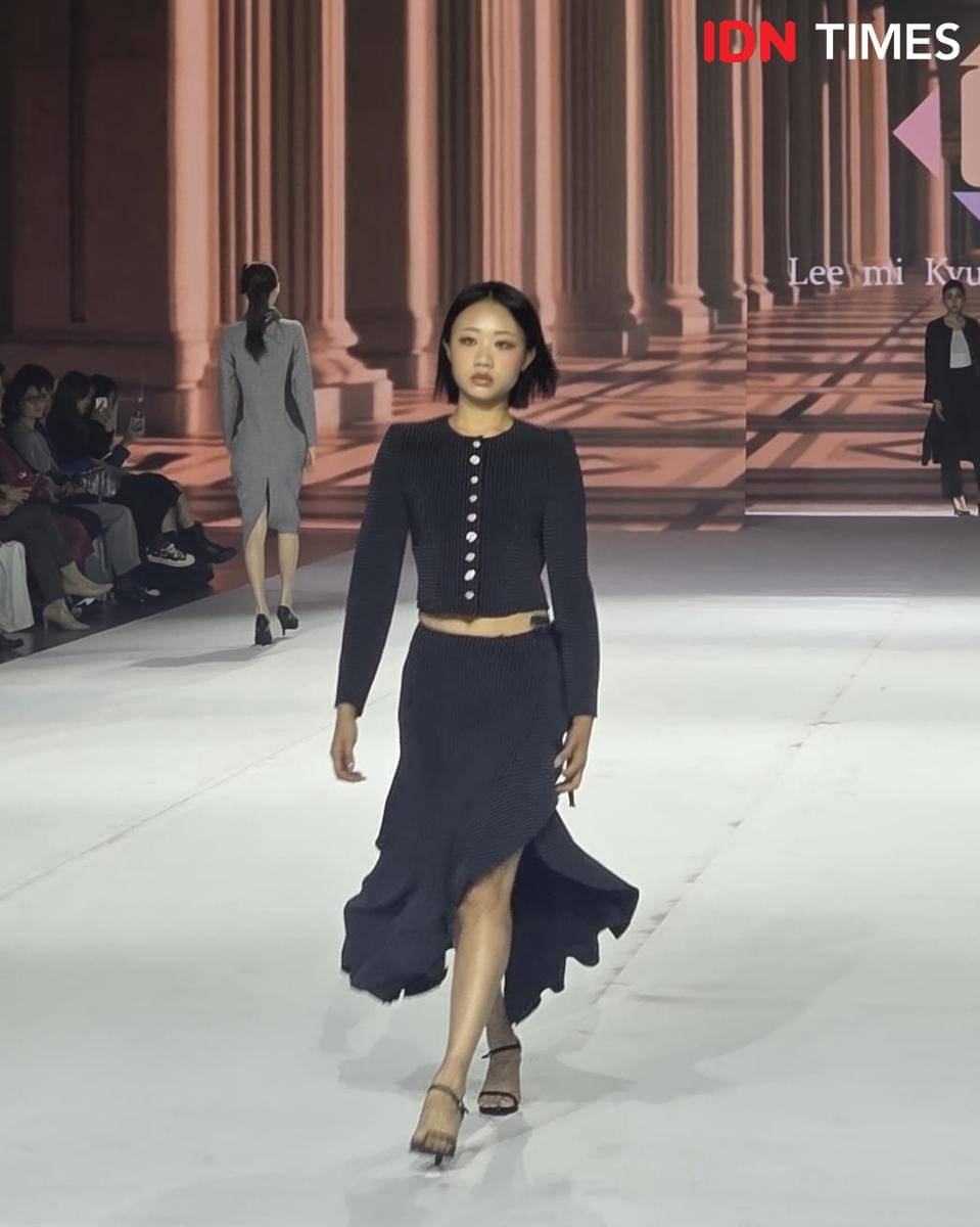 Koleksi karya Lee mi Kyung Boutique di Busan Fashion Week 2025