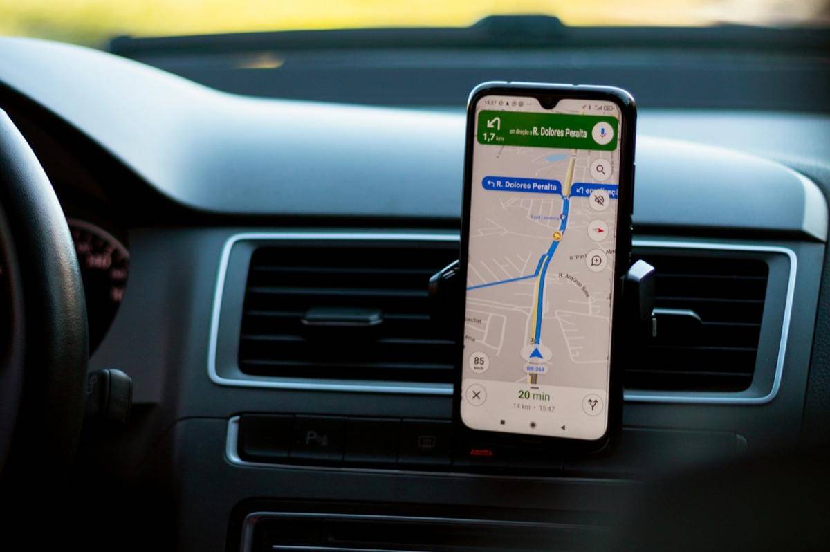 smartphone dengan Google Maps