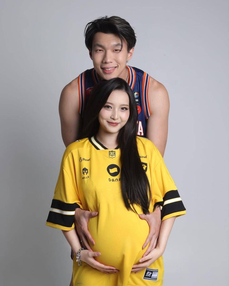 Pemotretan Maternity Vior dan Vincent (instagram.com/nitavior)