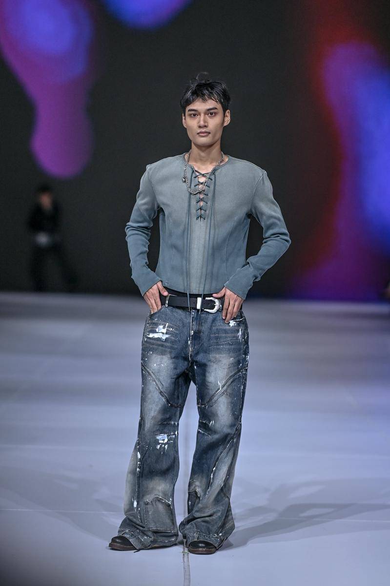 Koleksi MONTSENU di Jakarta Fashion Week 2026