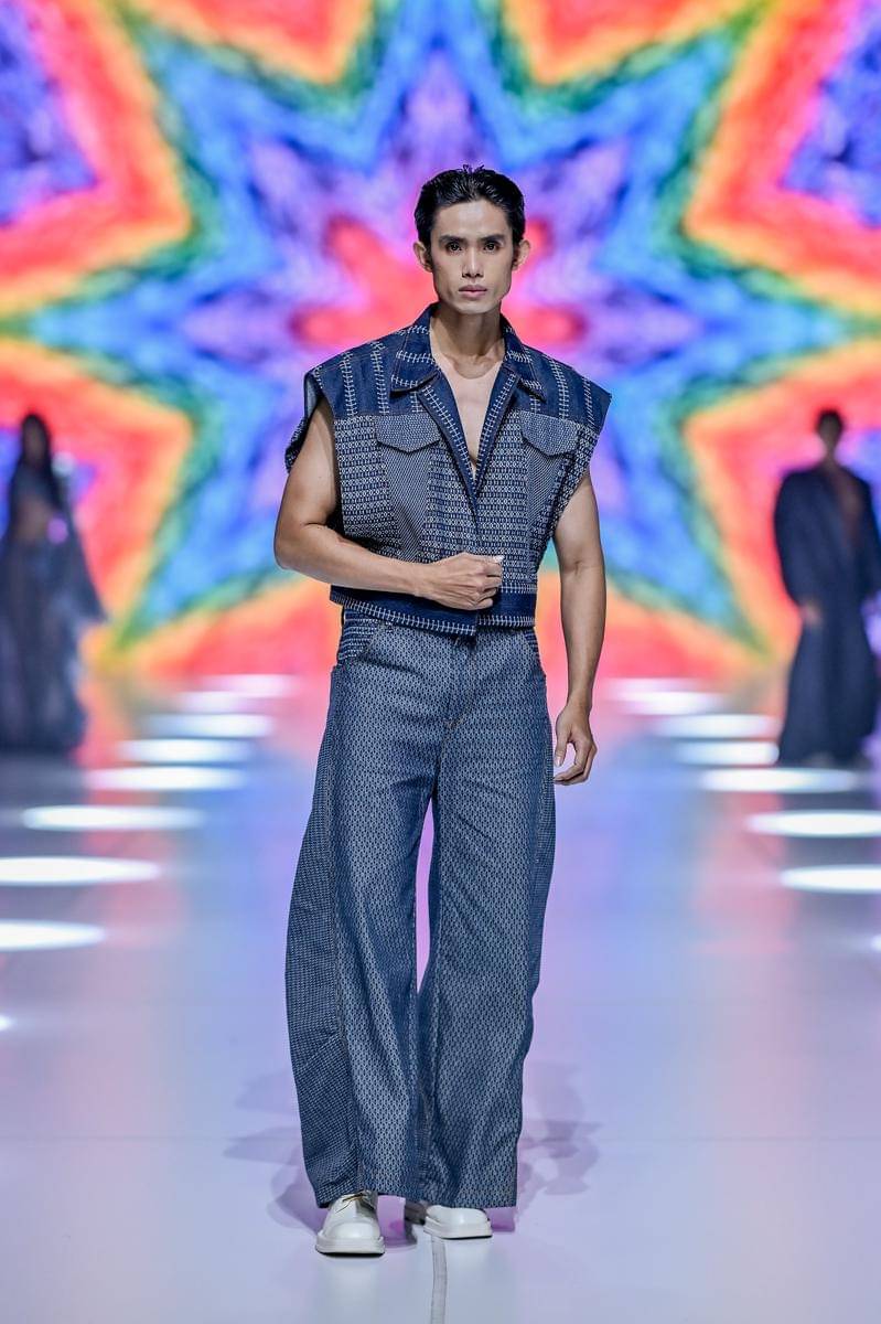 Koleksi Francis Libiran di Jakarta Fashion Week 2026