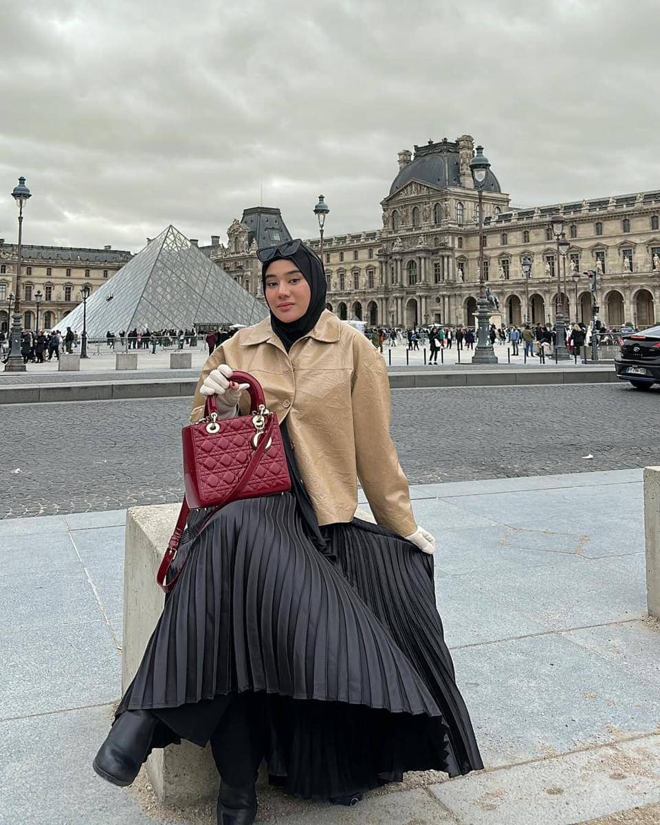 padu padan outfit syar'i ala Clara Shinta