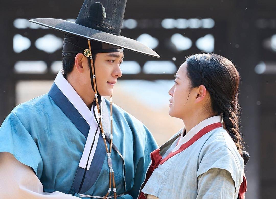 Kang Tae Oh dan Kim Se Jeong di drama Moon River