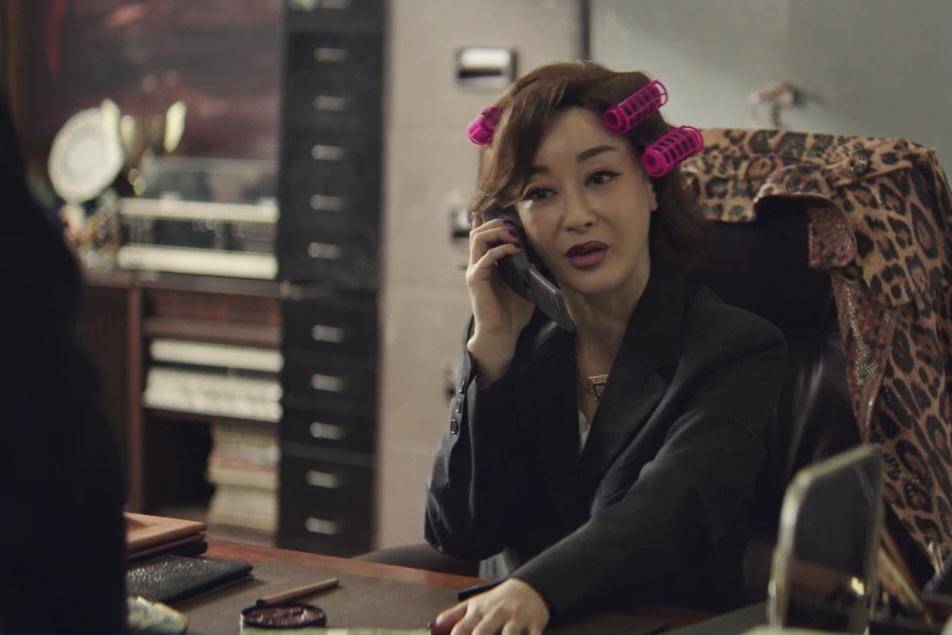 cuplikan drakor Typhoon Family 