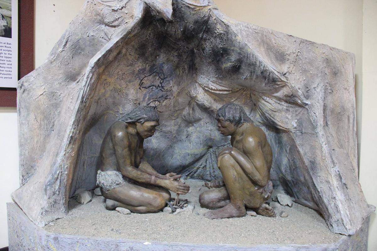 patung manusia purba