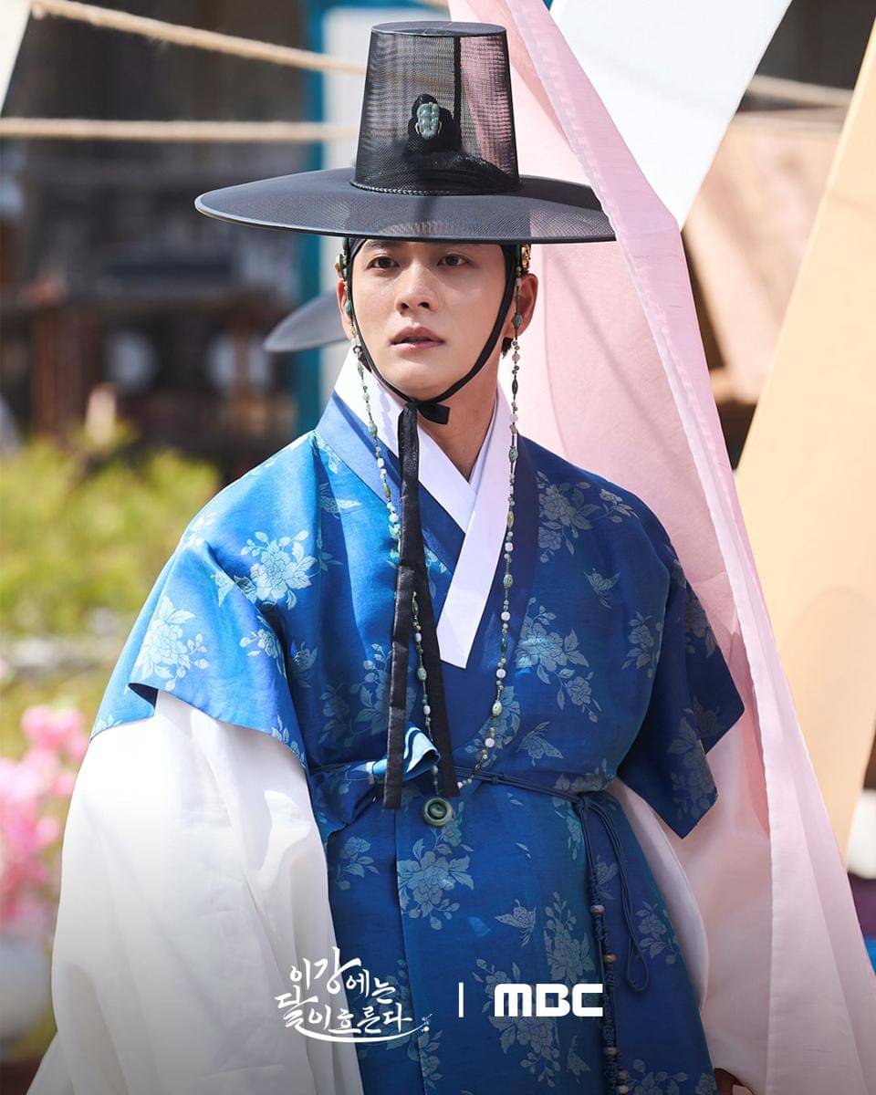 still cuts drama Moon River