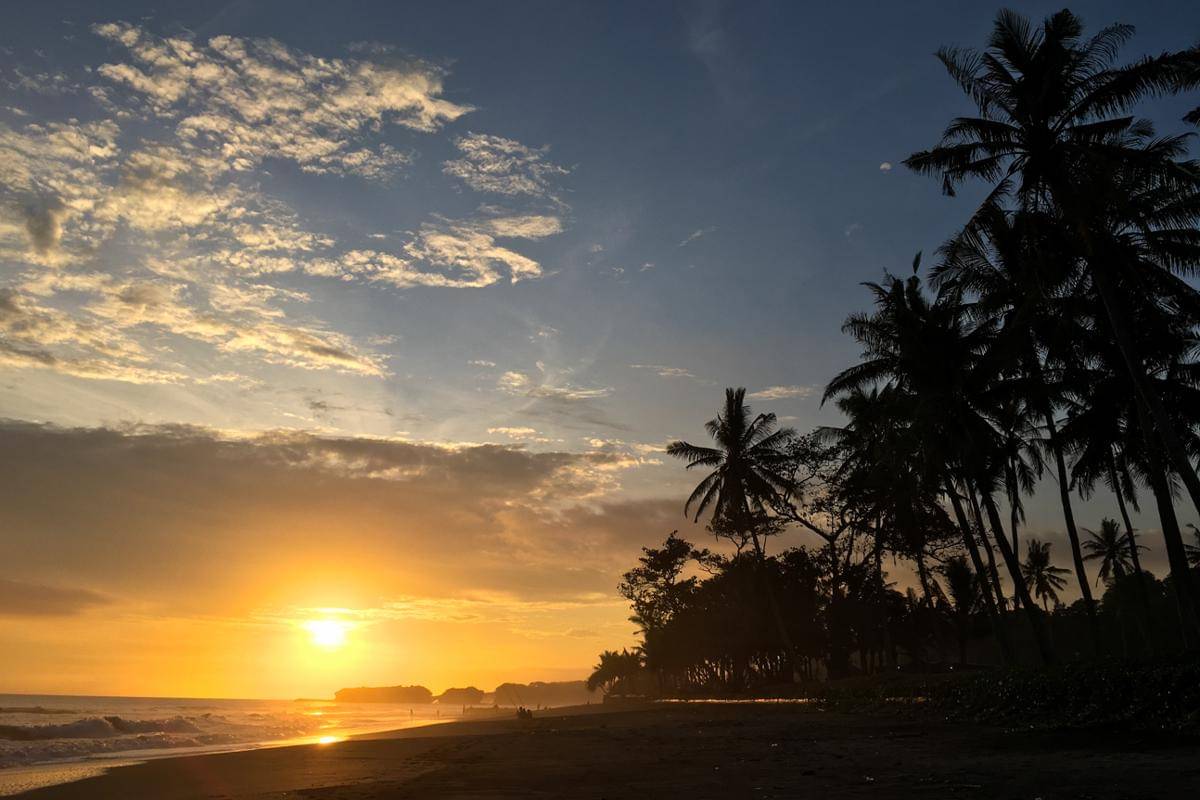 sunset di Pantai Kelating, Tabanan (dok.pribadi/Natalia Indah)