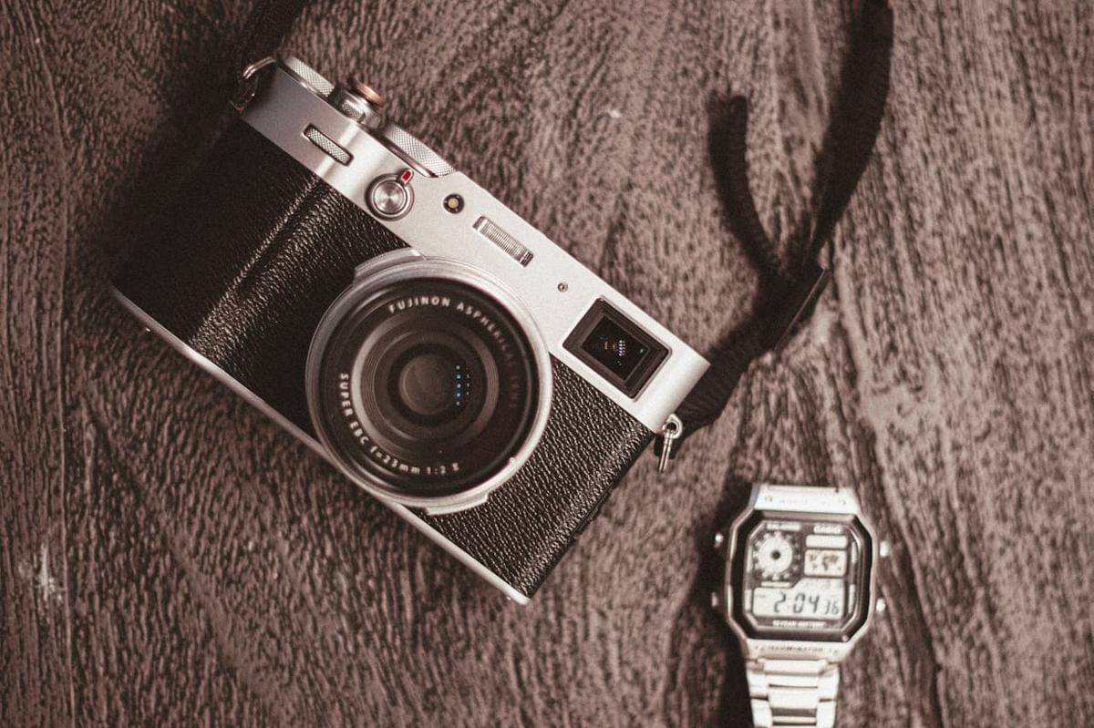 ilustrasi kamera analog