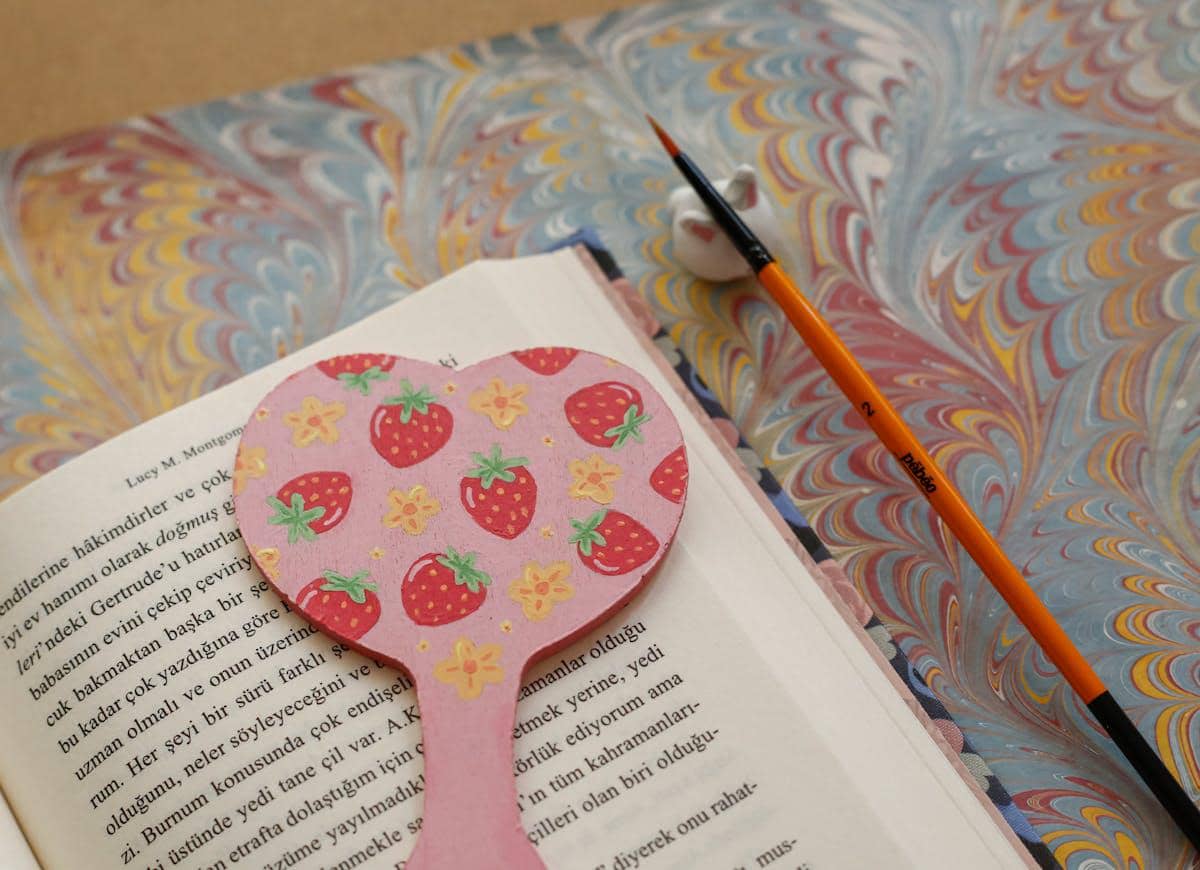 ilustrasi ide DIY stationery dari limbah rumah tangga