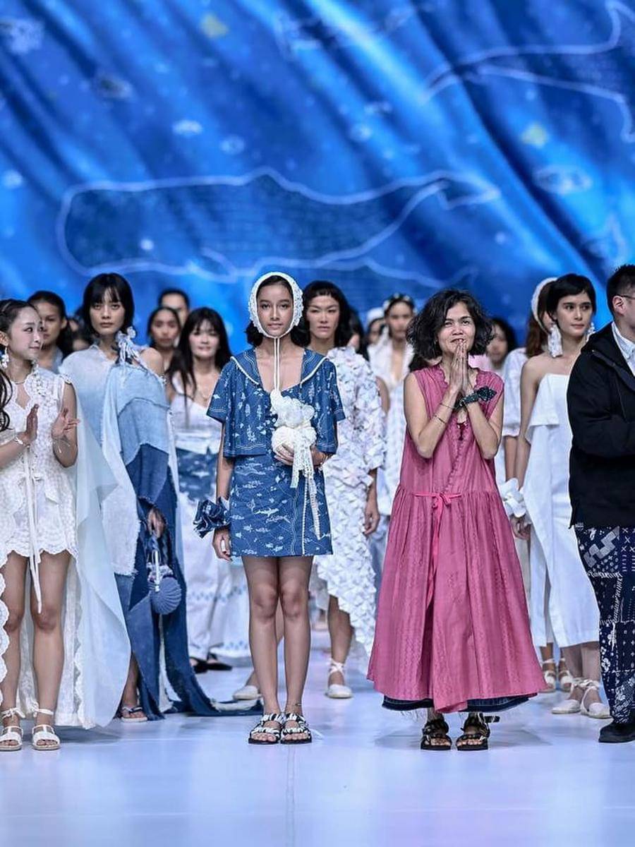 Widuri anak Widi Mulia tampil di JFW 2025