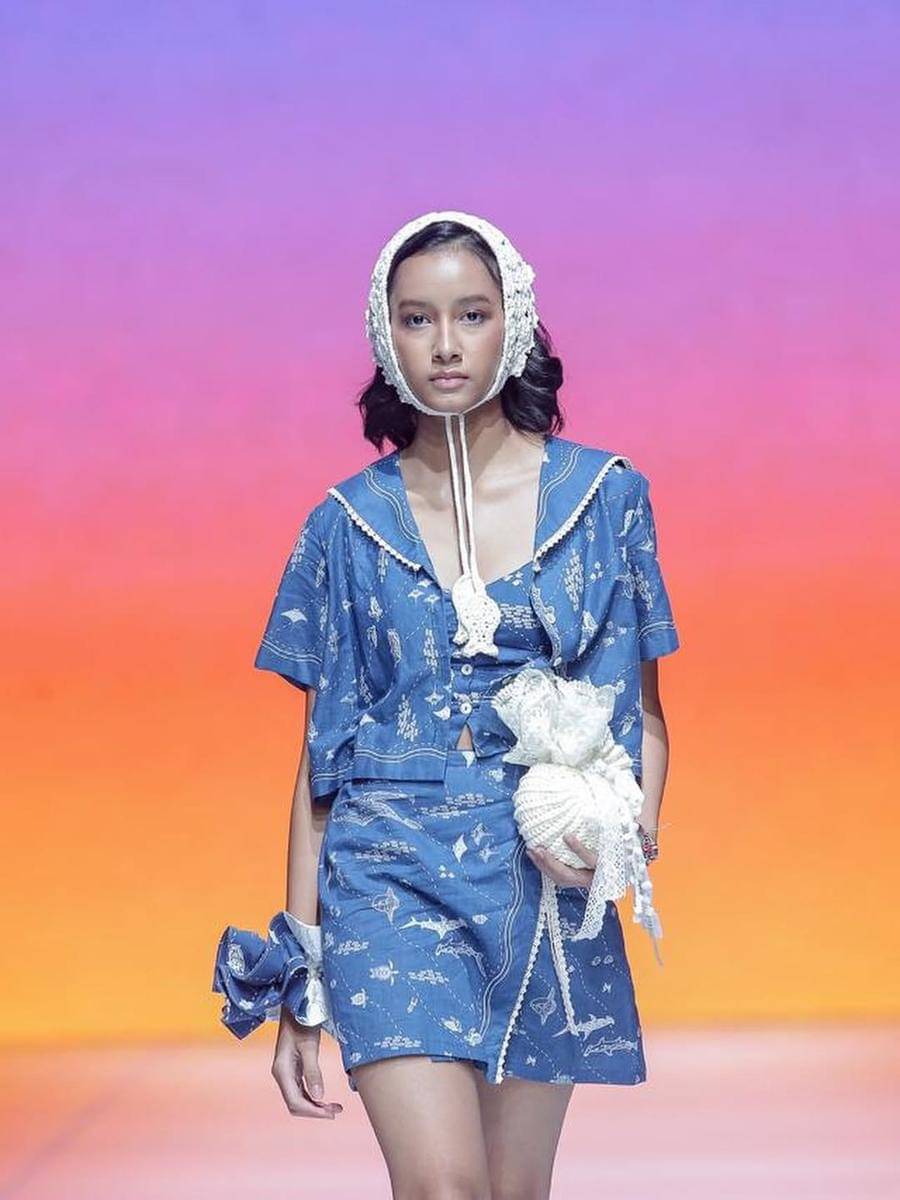 Widuri anak Widi Mulia tampil di JFW 2025