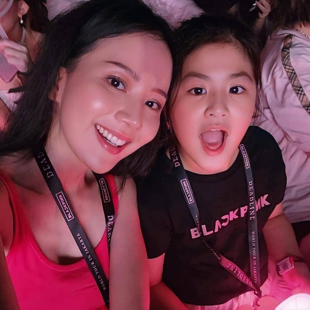 Seleb nonton konser BLACKPINK 2025 bareng anak