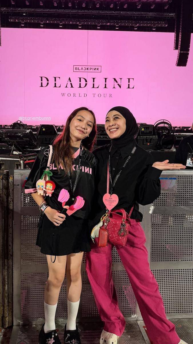 Seleb nonton konser BLACKPINK 2025 bareng anak