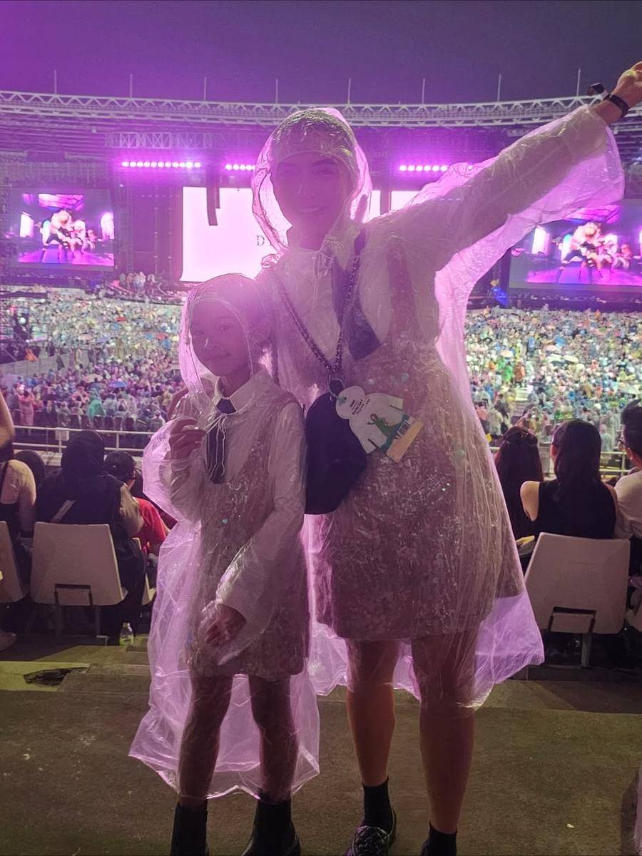 Seleb nonton konser BLACKPINK 2025 bareng anak