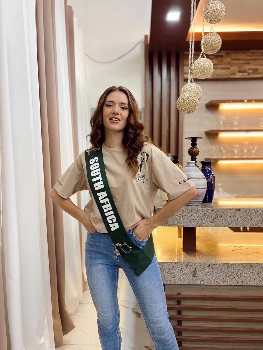 potret Jenique Botha, Miss Earth Afrika Selatan 2025