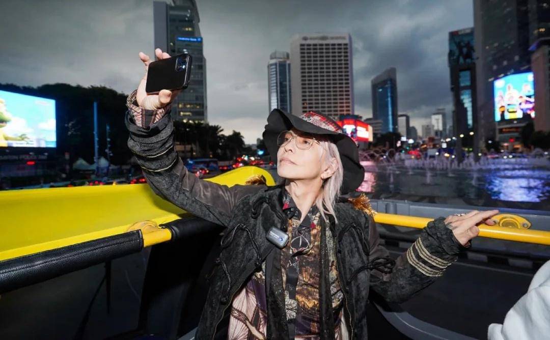 Hyde jalan-jalan di Jakarta