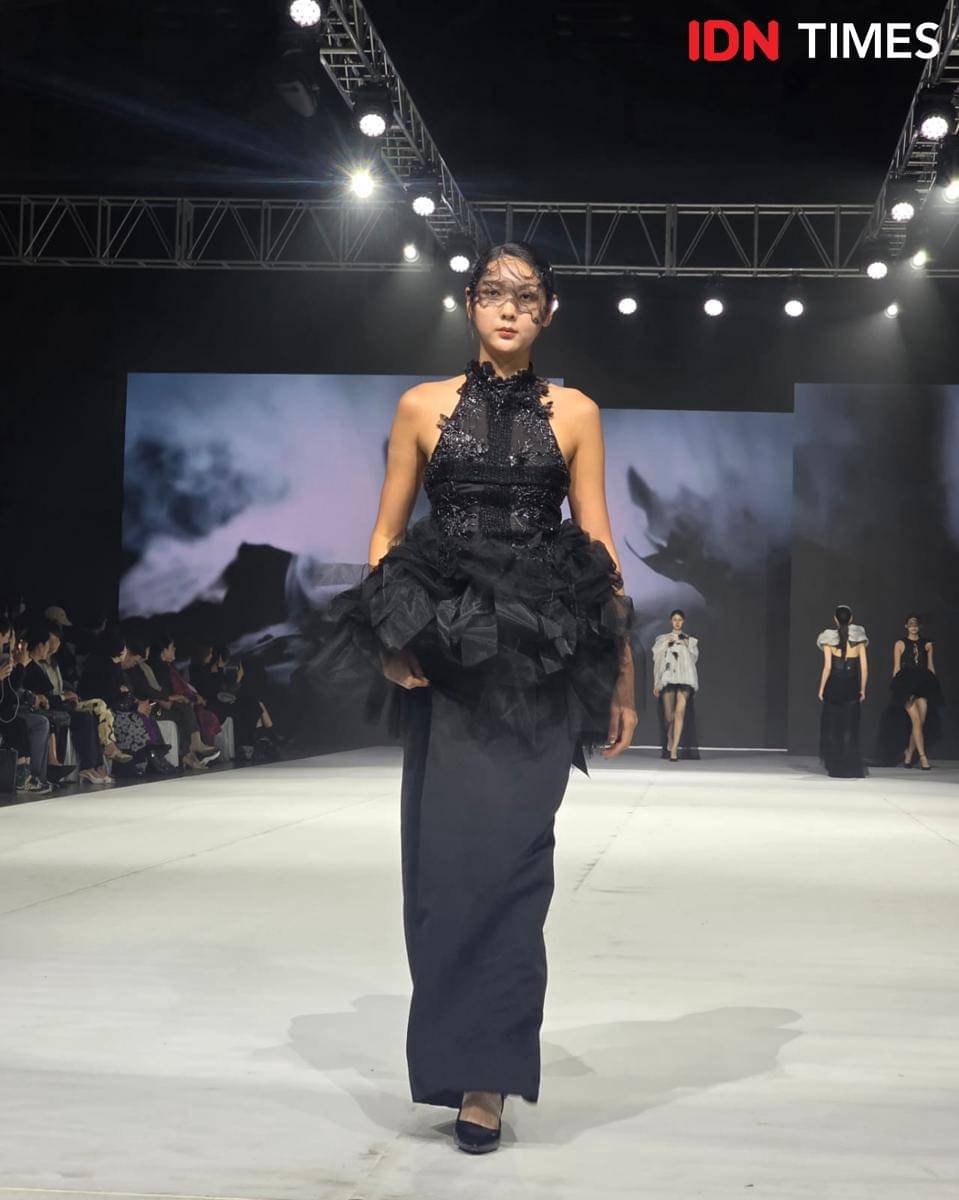 Koleksi karya Jerome Blin asal Prancis di Busan Fashion Week 2025