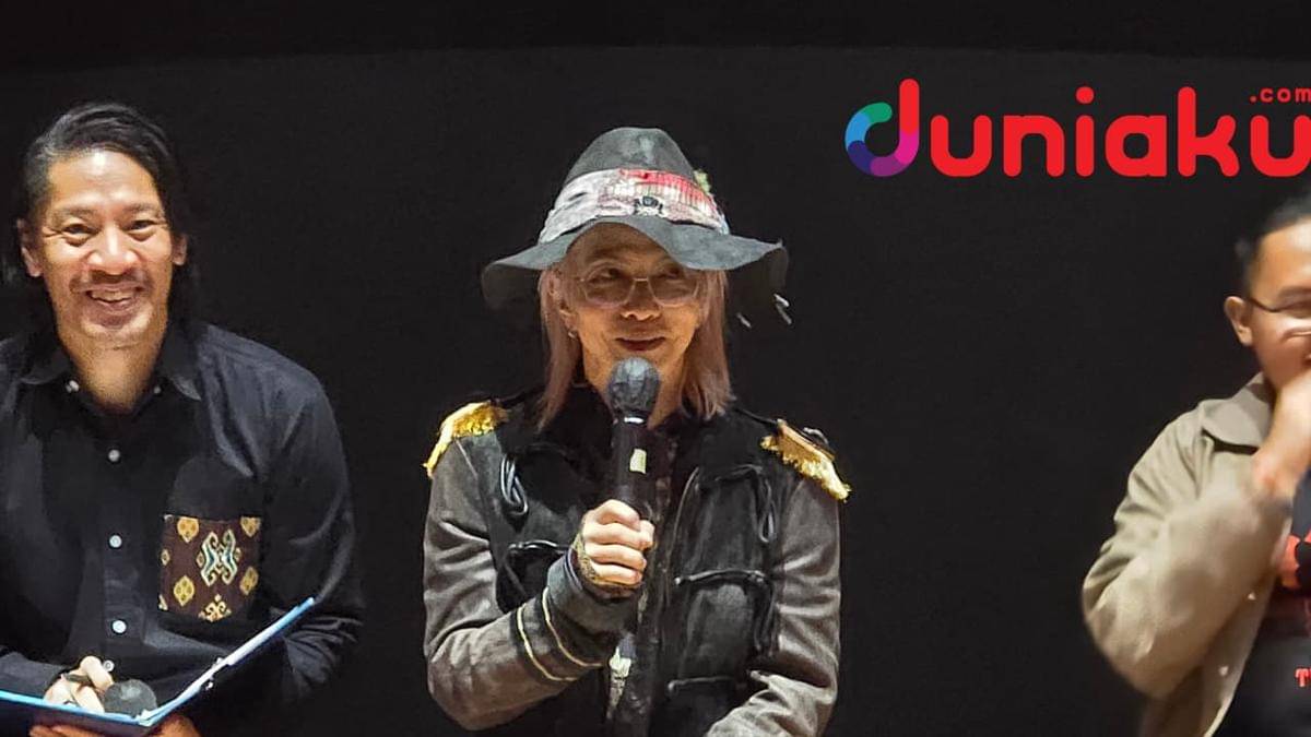 Hiroaki Kato (kiri) dan HYDE (tengah) saat konferensi pers. FotograferL Fahrul Nurullah. (Duniaku.com/Fahrul Nurullah)